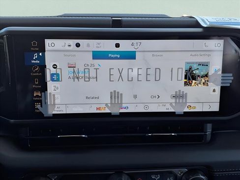 New 2025 Jeep Gladiator High Tide image 10