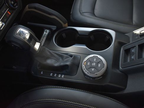 New 2025 Ford Bronco Badlands image 27