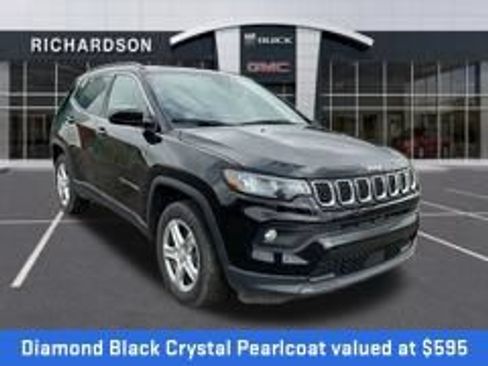 Used 2024 Jeep Compass Latitude AWD/4WD image 2