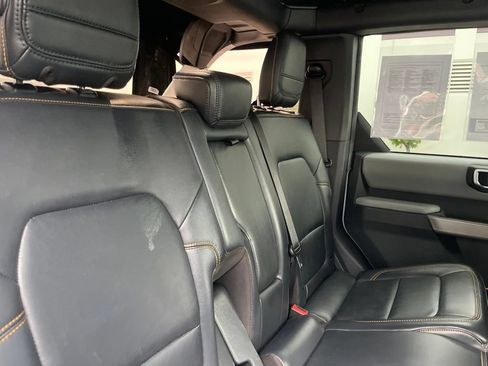 Used 2023 Ford Bronco Badlands w/ Sasquatch Package AWD/4WD image 16