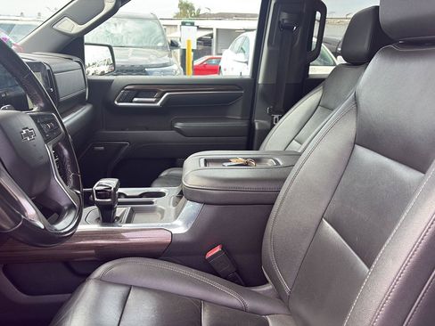 Used 2022 Chevrolet Silverado 1500 LT Trail Boss w/ Convenience Package II AWD/4WD image 7