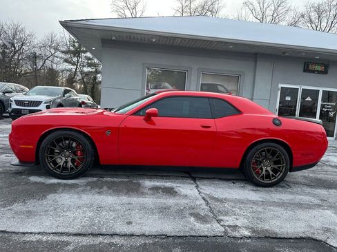 Used 2016 Dodge Challenger SRT Hellcat image 4