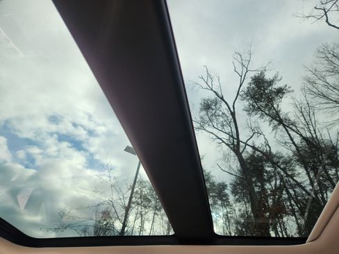 Used 2023 Land Rover Range Rover Long Wheelbase SE image 28