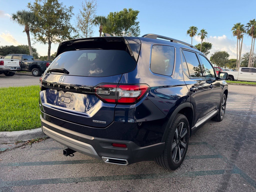 Used 2025 Honda Pilot Touring image 6