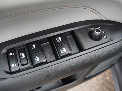 Certified 2024 Jeep Compass Limited image 20