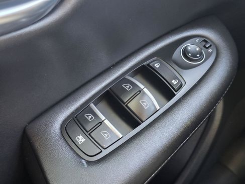 Used 2021 INFINITI QX50 Sensory FWD image 9