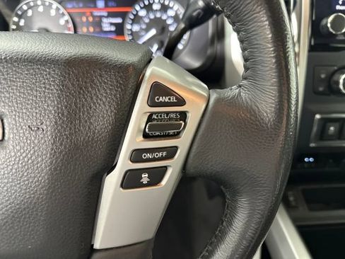Used 2021 Nissan Titan SV w/ SV Convenience Package image 16