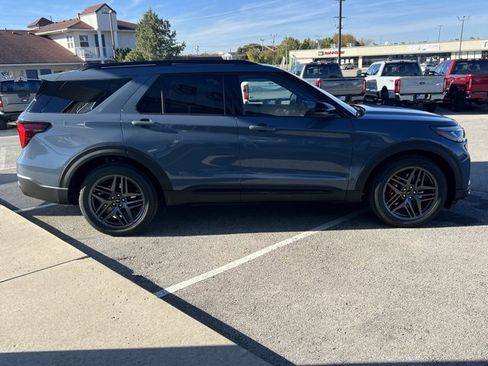 New 2026 Ford Explorer ST w/ Sun And Sound Package image 7