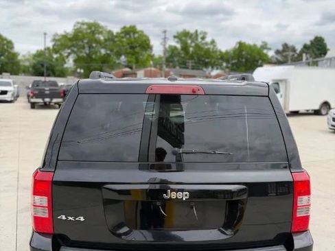 Used 2013 Jeep Patriot Latitude w/ Altitude Pkg AWD/4WD image 6