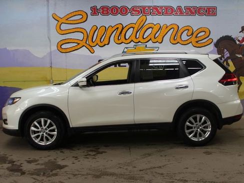 Used 2017 Nissan Rogue SV AWD/4WD image 1