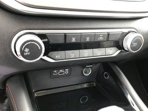 Used 2024 Nissan Altima 2.5 SR FWD image 12