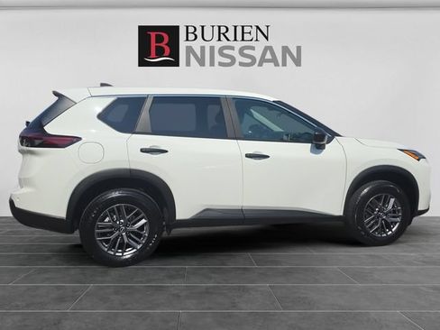 Used 2024 Nissan Rogue S FWD image 6
