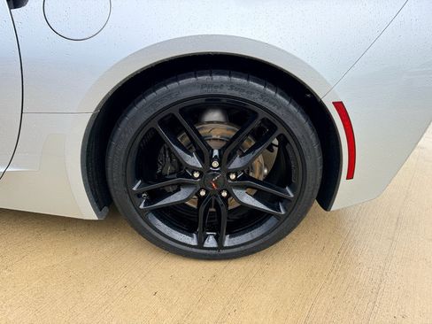 Used 2016 Chevrolet Corvette Stingray Coupe RWD image 30