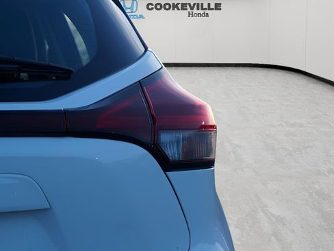 Used 2021 Nissan Kicks S FWD image 7