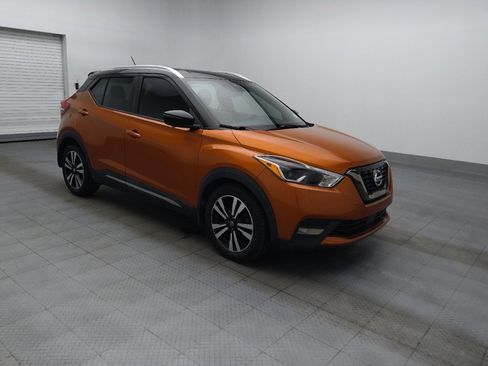 Used 2020 Nissan Kicks SR FWD image 11