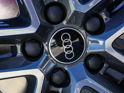 New 2025 Audi Q5 Premium image 15