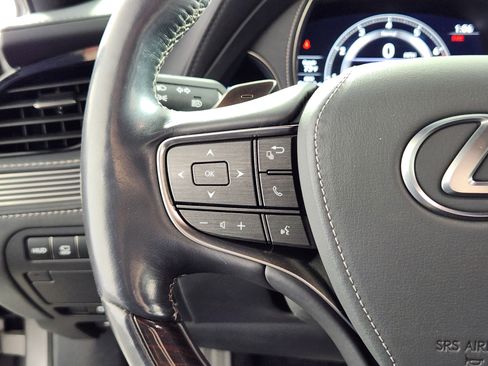 Used 2018 Lexus LS 500 AWD w/ Executive Package image 17