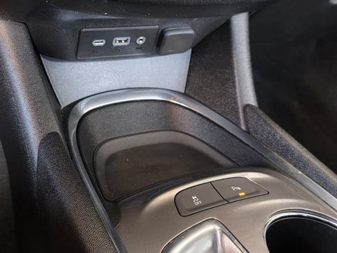 Used 2025 Chevrolet Malibu LT FWD image 19