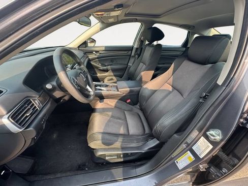 Used 2020 Honda Accord EX image 9