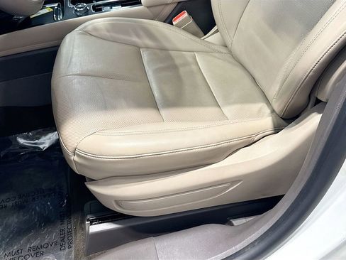 Used 2022 Lincoln Corsair AWD w/ Premium Package image 16