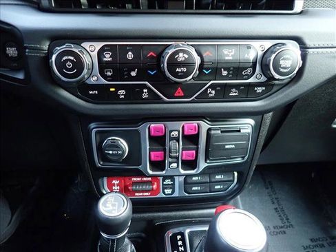 Used 2024 Jeep Wrangler Unlimited Rubicon 392 AWD/4WD image 17