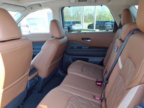 New 2026 Nissan Pathfinder Platinum AWD/4WD image 8