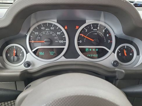 Used 2010 Jeep Wrangler Unlimited Sahara AWD/4WD image 17