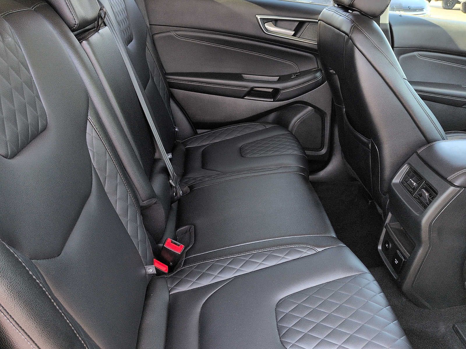 Used 2024 Ford Edge Titanium AWD/4WD image 11
