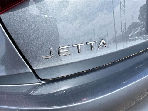 Used 2024 Volkswagen Jetta SE FWD image 31