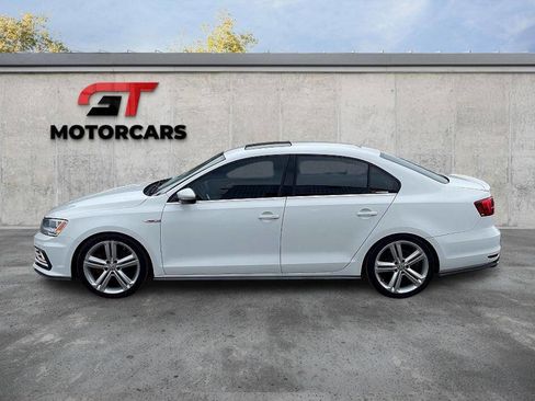 Used 2016 Volkswagen Jetta GLI SE image 2