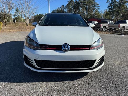 Used 2017 Volkswagen GTI SE image 26