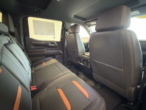 Used 2023 GMC Sierra 1500 AT4 w/ AT4 Premium Package AWD/4WD image 32