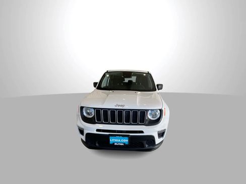 Used 2023 Jeep Renegade Latitude image 3