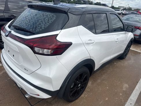 Used 2021 Nissan Kicks SV w/ Exterior Package FWD image 4