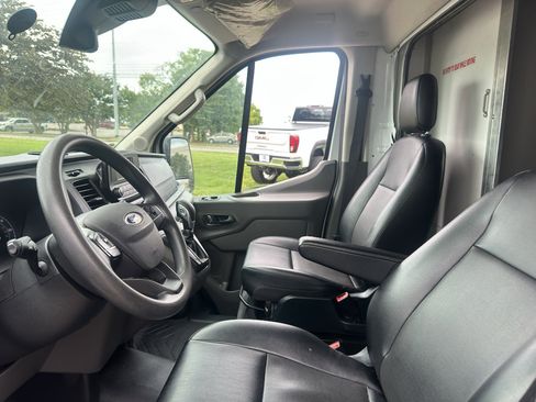 Used 2022 Ford Transit 350 DRW RWD image 18