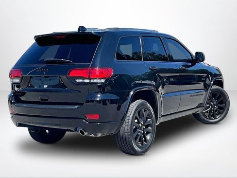 Used 2020 Jeep Grand Cherokee Altitude AWD/4WD image 3