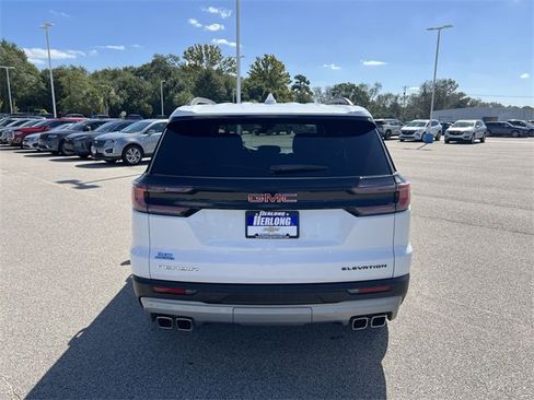 Used 2025 GMC Acadia Elevation image 7