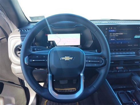 Used 2024 Chevrolet Colorado LT w/ LT Convenience Package II image 24