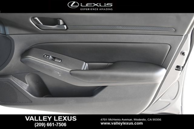 Used 2025 Nissan Altima 2.5 S FWD image 18