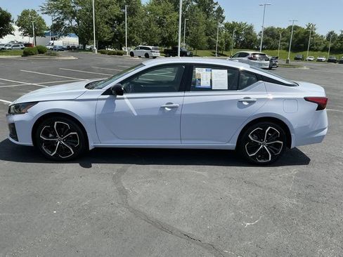 Used 2025 Nissan Altima 2.5 SR AWD/4WD image 10