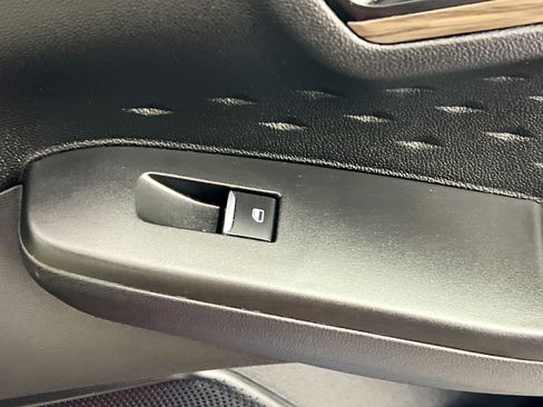 Used 2020 Ford Escape Titanium w/ Titanium Premium Package 2.0 image 32