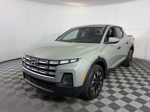 Used 2026 Hyundai Santa Cruz SE AWD/4WD image 2