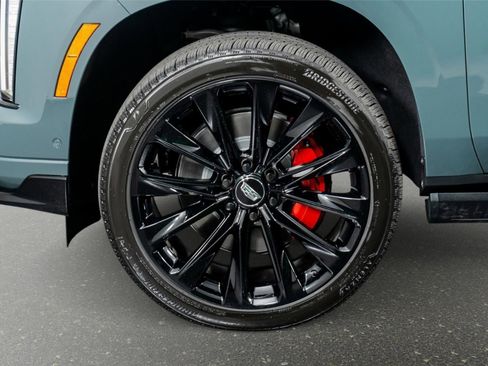 Used 2026 Cadillac Escalade V w/ LPO, ONYX Package image 18