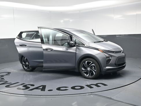 Used 2023 Chevrolet Bolt LT w/ Infotainment Package image 23