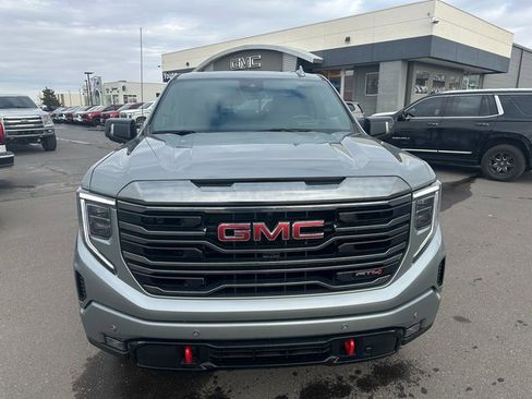 Used 2024 GMC Sierra 1500 AT4 w/ Technology Package image 9