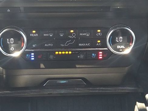 Used 2018 Ford Expedition Max Limited RWD image 34