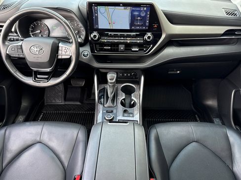 Used 2020 Toyota Highlander Limited AWD/4WD image 10