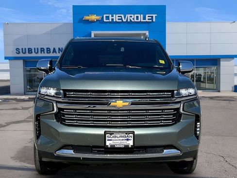 Used 2023 Chevrolet Suburban Premier AWD/4WD image 3
