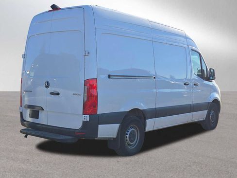 Used 2025 Mercedes-Benz Sprinter 2500 image 3