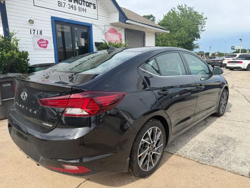 Used 2020 Hyundai Elantra Limited w/ Winter Weather Package FWD image 4